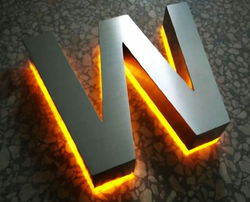 背發(fā)光字門(mén)頭