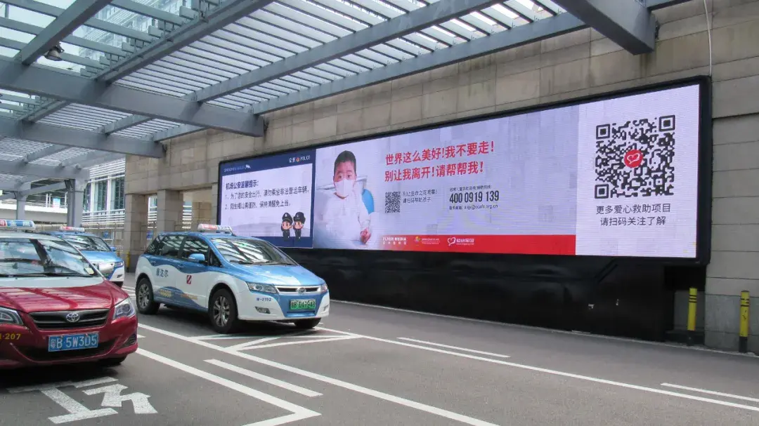 “位置為王”不再吃香？戶(hù)外標識的新法寶在于場(chǎng)景化營(yíng)銷(xiāo)